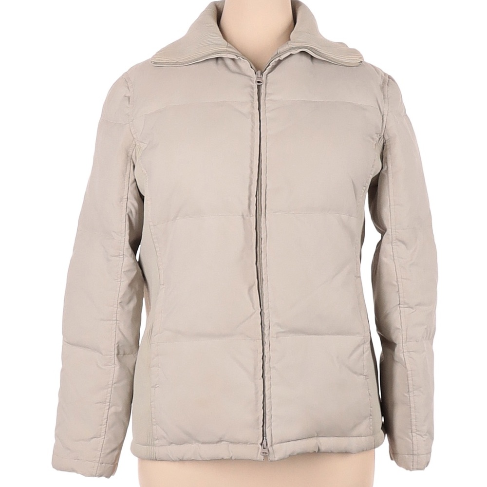 White ‘Gap’ puffer jacket
